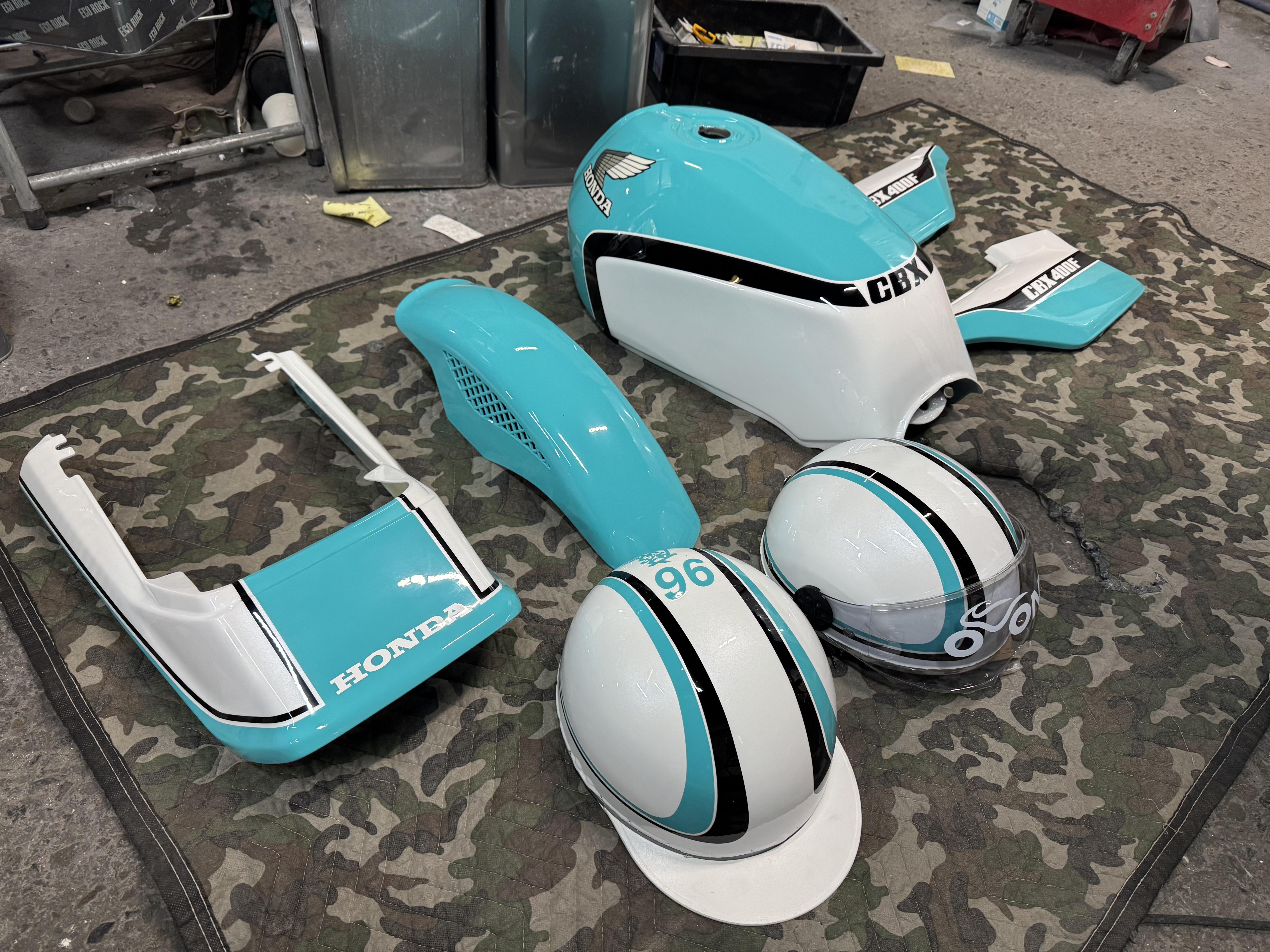 CBX400F 外装塗装　ティファニーブルー